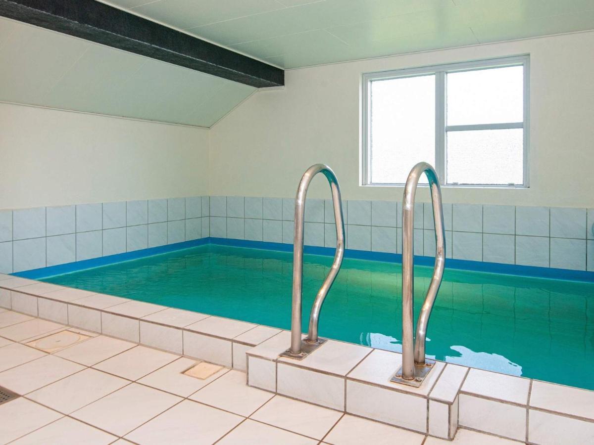 10 Person Holiday Home In Juelsminde Sonderby  المظهر الخارجي الصورة