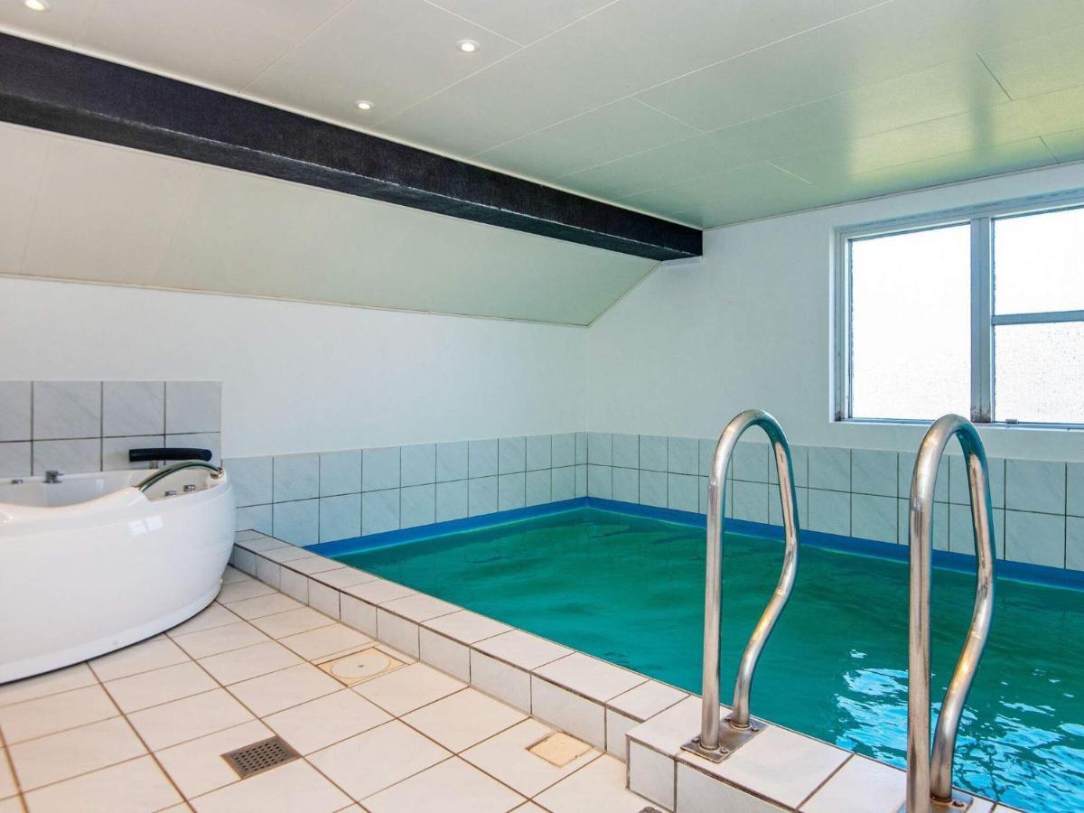 10 Person Holiday Home In Juelsminde Sonderby  المظهر الخارجي الصورة