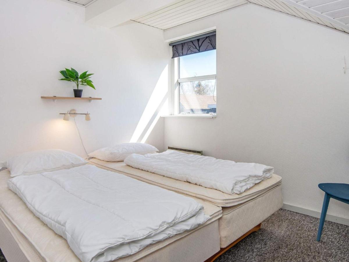 10 Person Holiday Home In Juelsminde Sonderby  المظهر الخارجي الصورة