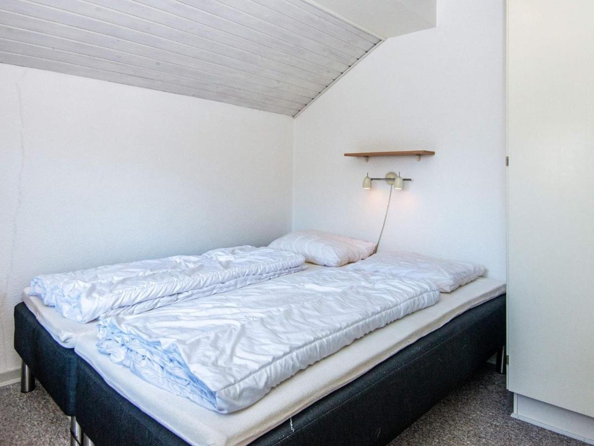10 Person Holiday Home In Juelsminde Sonderby  المظهر الخارجي الصورة